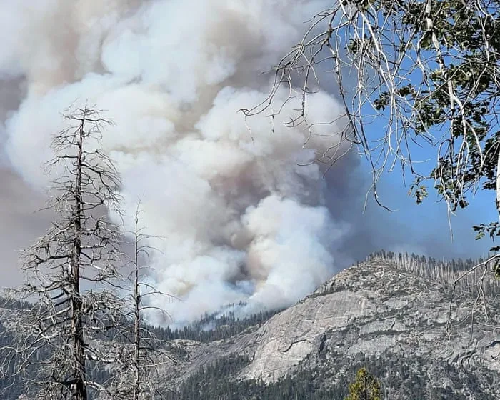 Two helicopter pilots killed while battling Yosemite fires