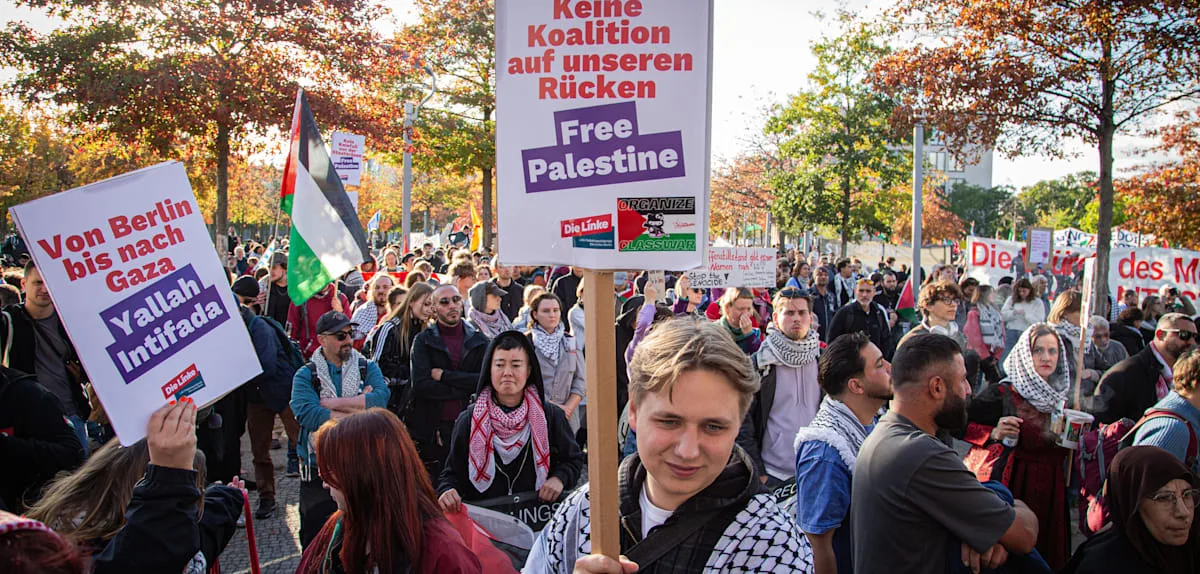 „Wenn in Berlin Polizeiknüppel und Abschiebungen drohen“ – Linke-Politikerin bei Palästina-Demo