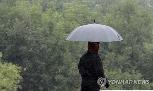 충북 낮까지 10∼50㎜ 비…청주 무심천 하상도로 통제