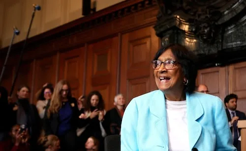 VIDEO: Navi Pillay, nueva Nobel de la Paz, bromea con entregar su galardón a Trump; Corina Machado le dio el suyo al presidente de EU