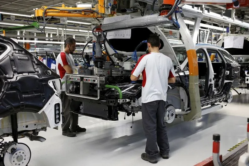 España crece más que Europa, pero se queda atrás en productividad: “La brecha se debe al menor tamaño de nuestras empresas”