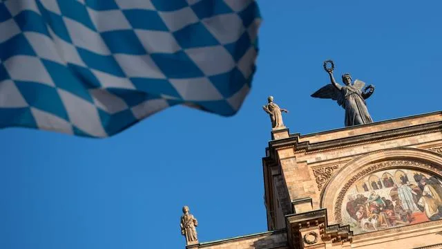 Bürokratieabbau: Landtags-Kommission hinterfragt Ämter und hohe Beamtenzahl