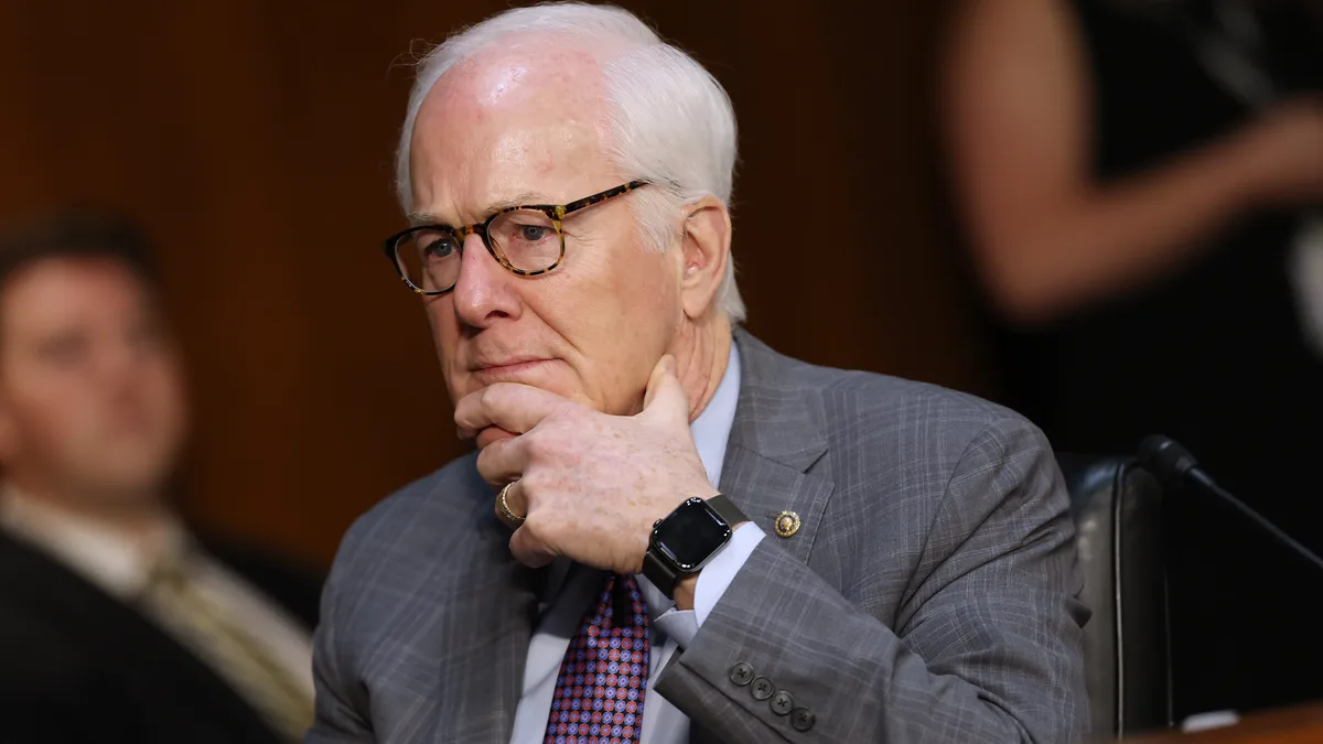 Key Republican Aide Defects to Democrats