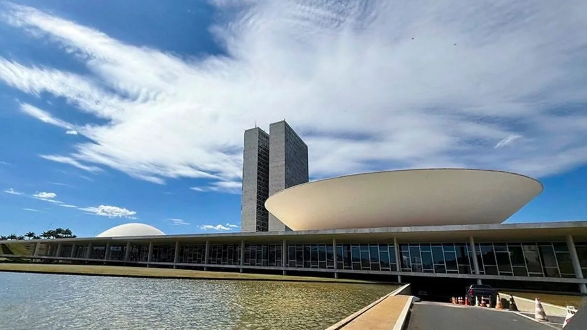 Projeto de lei cria regra para considerar isentos do Imposto de Renda como pessoas sem condições de pagar custos e despesas em processos judiciais