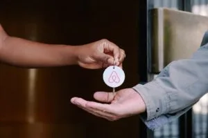 Segurança e sossego: os limites e as regras da convivência nos condomínios