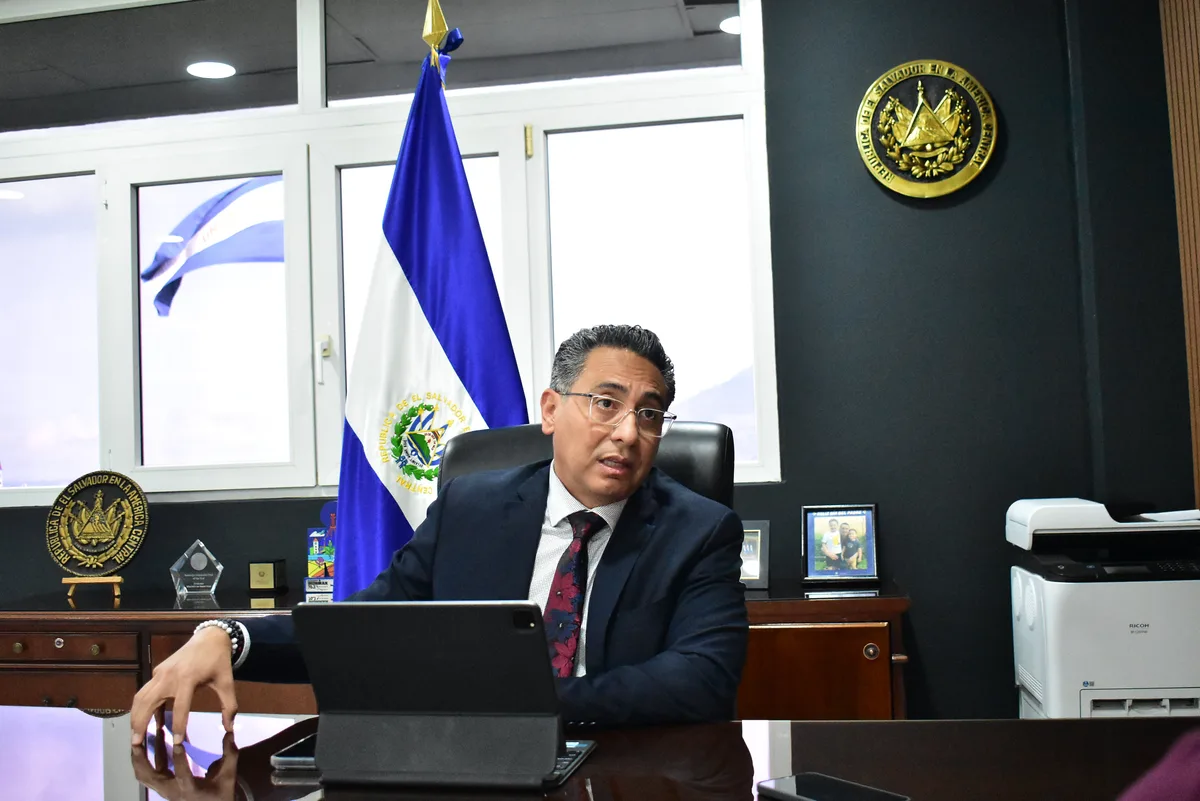 Gobierno salvadoreño propone amnistía para pagar deudas de impuestos, aduanas y multas de tránsito sin recargos hasta diciembre