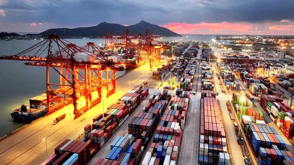 China’s economy shows signs of weakness as investment slumps