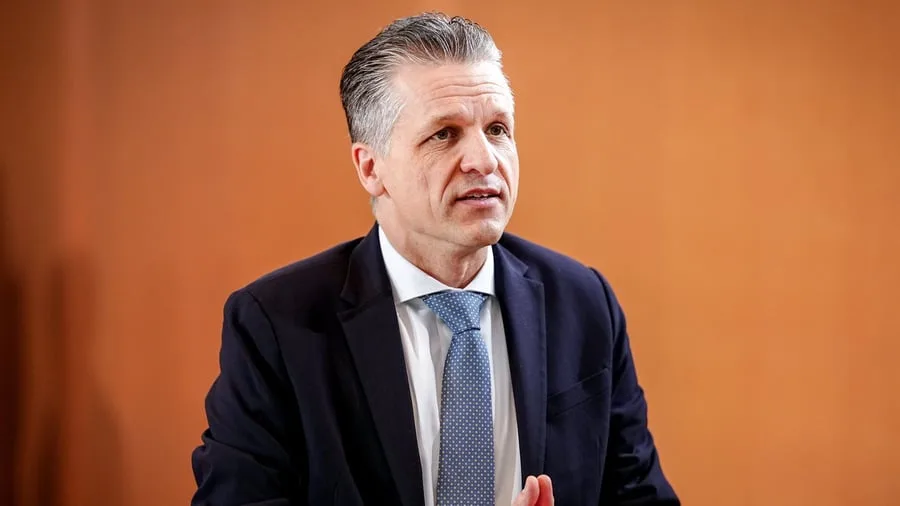 Bundespolitik: Frei – Überzeugt von gemeinsamer Lösung mit SPD