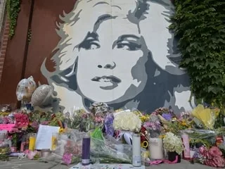 Mort de Dolly Parton : l’artiste a laissé une chanson secrète que personne ne pourra écouter avant 20 ans