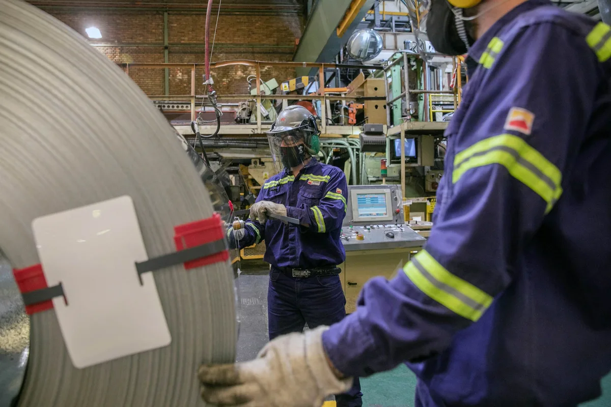 La economía de dos velocidades: por qué algunos sectores despegan mientras el resto sigue estancado