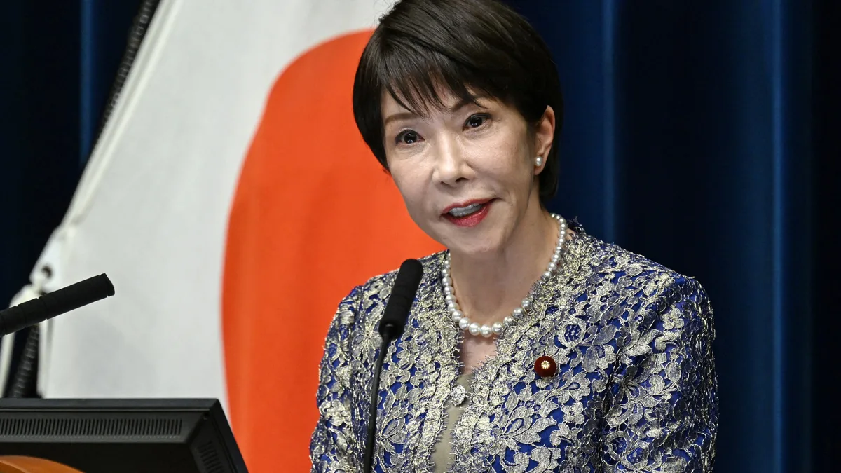 La primera ministra de Japón reorganizó su gabinete en medio de las exigencias de Estados Unidos