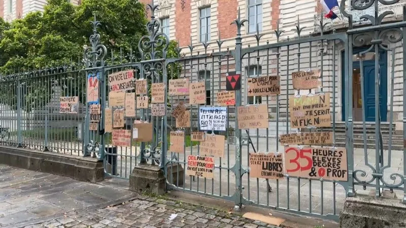 Manque de moyens, violences policières... Les lycéens peu satisfaits après leur rencontre avec le préfet de la Loire