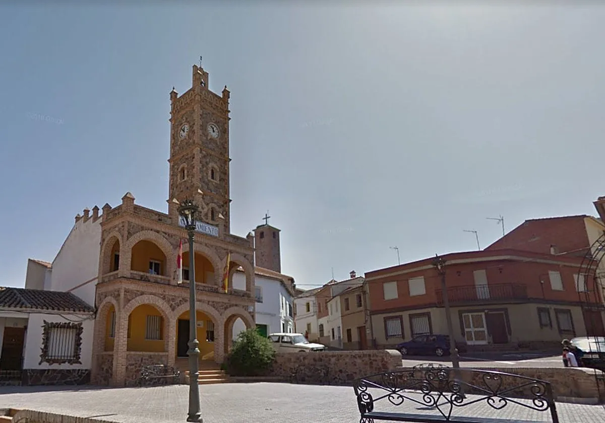 Los presupuestos, la residencia de mayores y el polideportivo, denuncias del PP al alcalde de La Nava de Ricomalillo