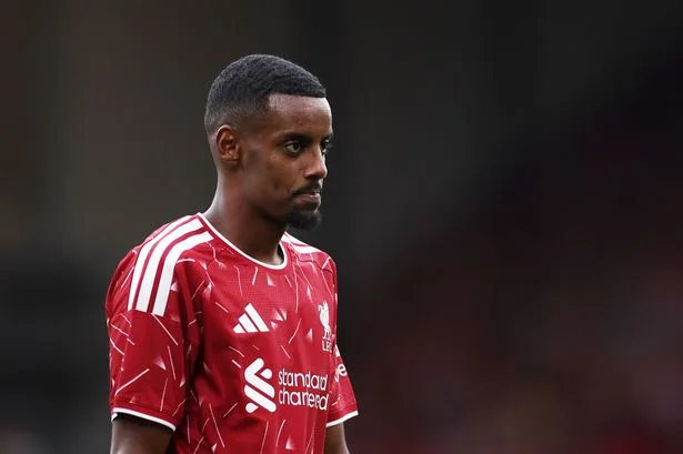 Newcastle fans launch Alexander Isak abuse as Liverpool star returns before Premier League clash