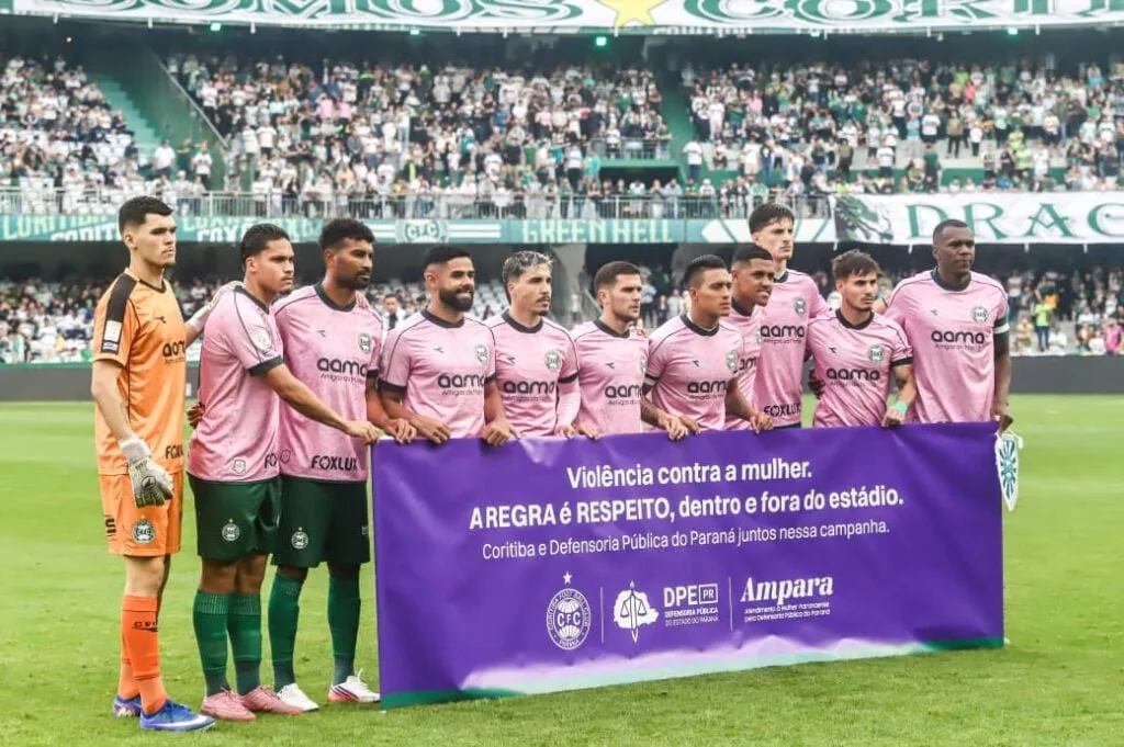 Coritiba empata com o Botafogo e aniversário termina com vaias no Couto Pereira