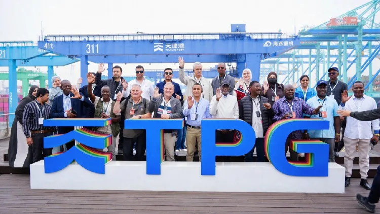 Foreign legislators get to look at Tianjin's port and its lawmaking