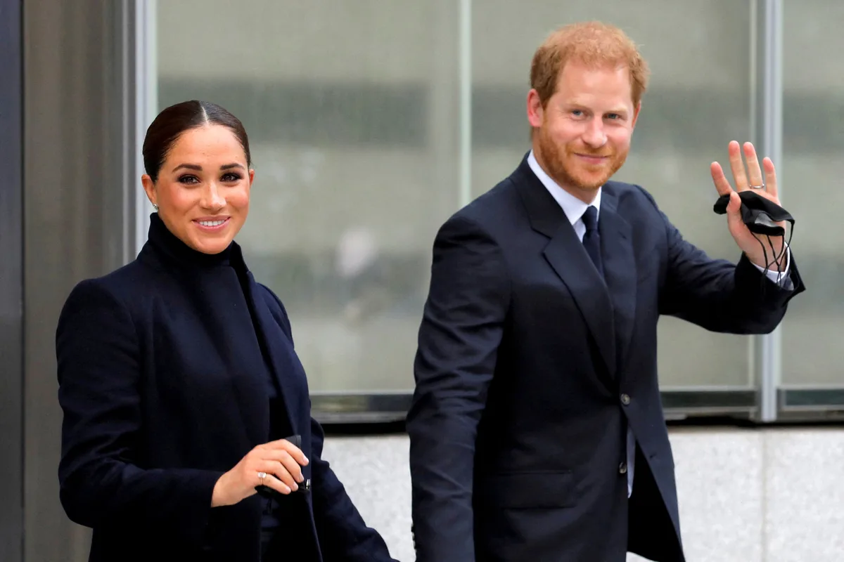 Harry e Meghan mudam filhos de escola na Inglaterra por segurança, diz imprensa