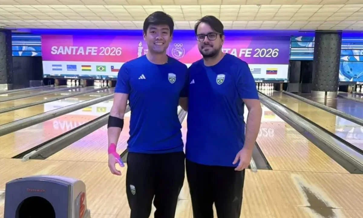 Julio Castello e William Hideki conquistam prata no boliche na Argentina