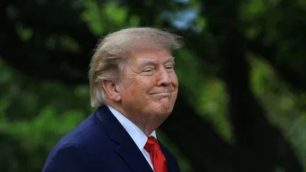 On vous résume le bras de fer entre Donald Trump et les médias traditionnels américains exclus de la Maison Blanche
