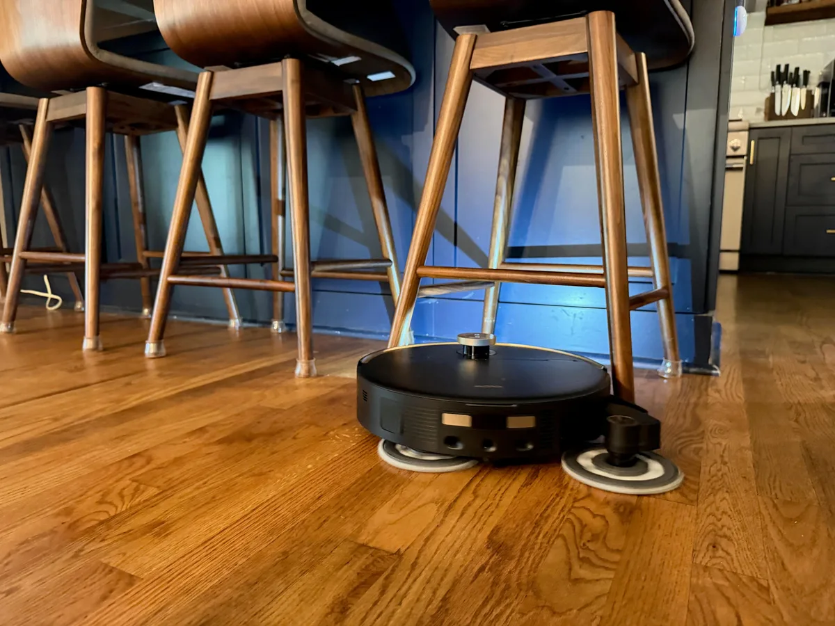 This robot vacuum solves my kitchen stool problem