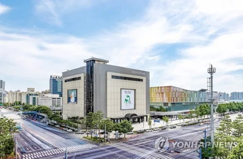 광주신세계, 광주비엔날레에 1억원 후원…누적 20억