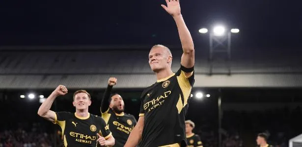 Haaland faz 1º gol desde eliminação do Brasil, e City bate Palace no Inglês