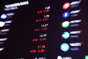 “Não desista das ações sensíveis à queda de juros no Brasil”, diz Bradesco BBI