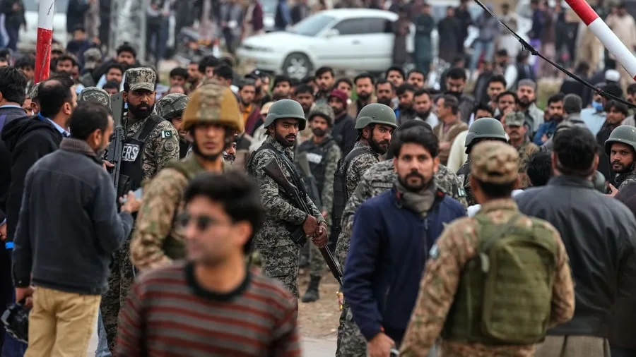 Koordinierte Attacke: Zahlreiche Tote bei Anschlag mit Autobombe in Pakistan