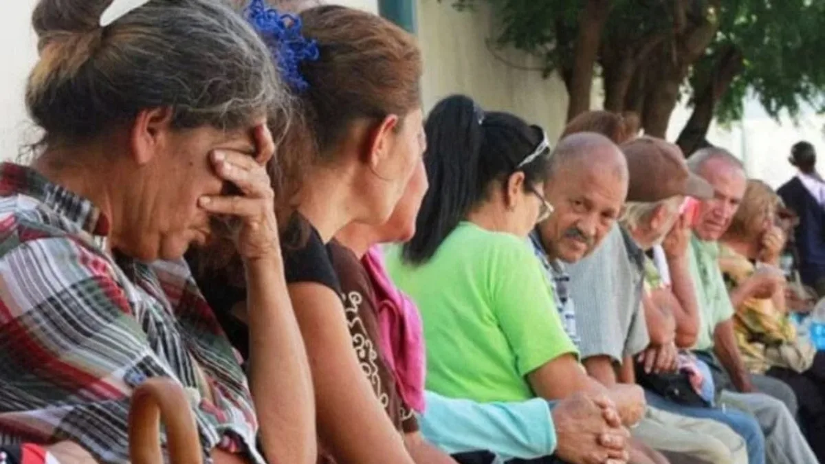 La pensión no alcanza ni para llegar al banco: el pasaje vale más que lo que cobran los pensionados #22Sep