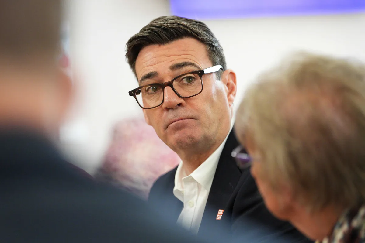 Burnham llama a Rusia "enemigo" y acusa a Moscú de haber interferido en el referéndum del Brexit