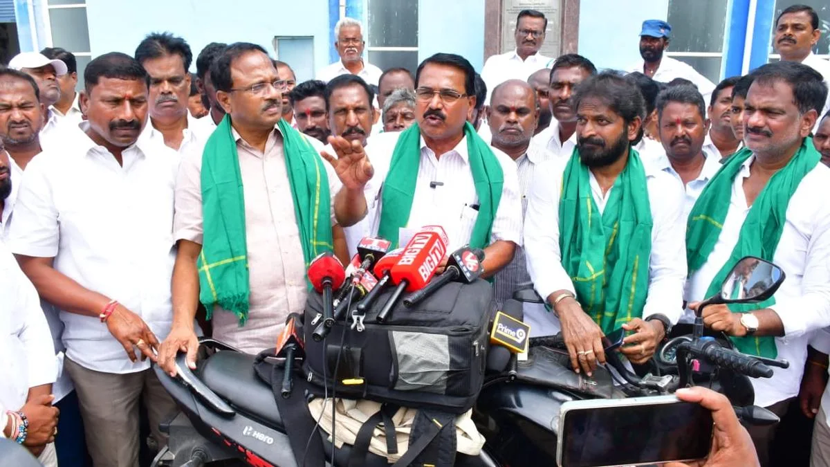 Palamuru BRS leaders urge govt. to run KLIP pumps 24x7, fill tanks