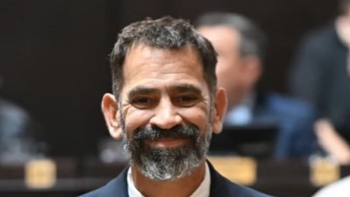 Agustín Romo dejó la presidencia del bloque bonaerense de LLA en Diputados y asumió Juan Osaba