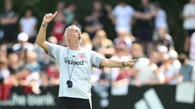 Fußball-Bundesliga: Eintracht vor Saisonstart: Was Hütter erwartet