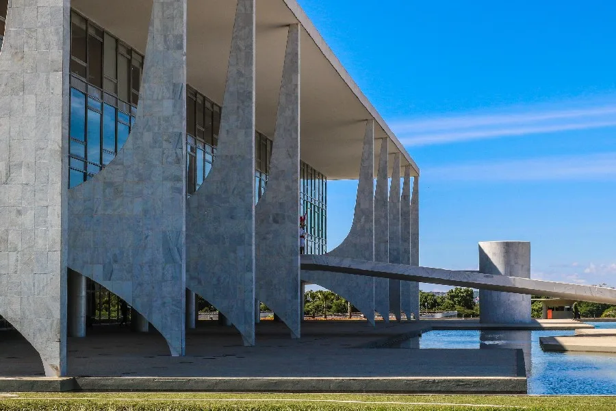 Brasil é convidado para cúpula de bloco asiático em reunião de Lula no Planalto