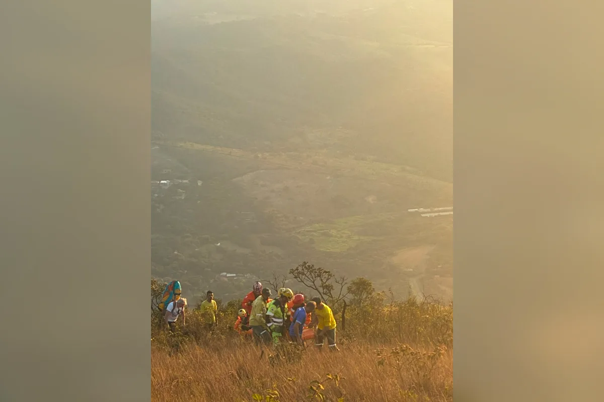MG: mulher de 40 anos cai ao iniciar voo de parapente em Brumadinho