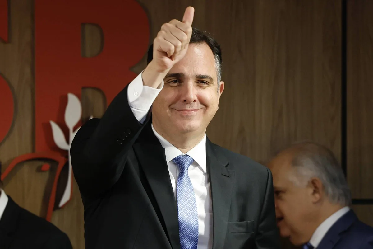 Alcolumbre quer indicar Pacheco ao TCU sem sabatina e com aprovação em plenário até quarta