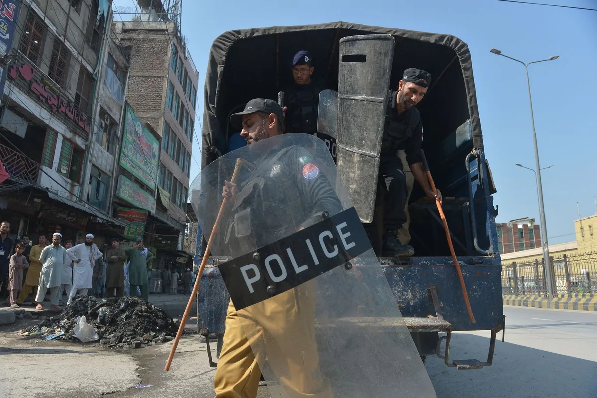 « La véritable cible, c’est l’opposition » : au Pakistan, l’État poursuit sa répression