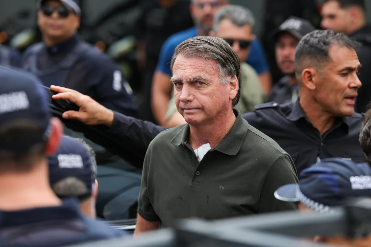 Bolsonaro pede ao STF para ser atendido pela nora dentista