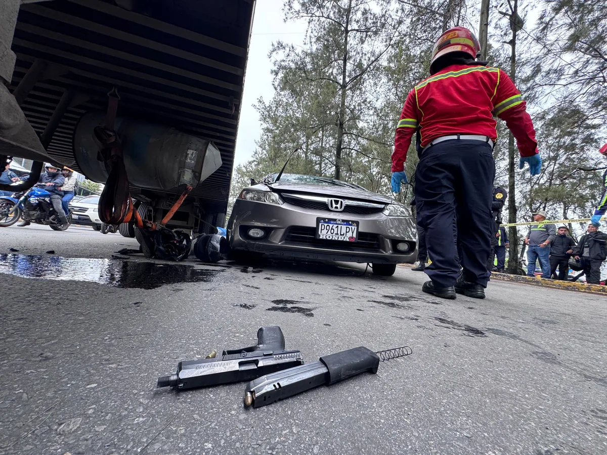Asalto en Guatemala terminó en caos: un sospechoso muerto entre un camión, un herido y un supuesto cómplice fugado