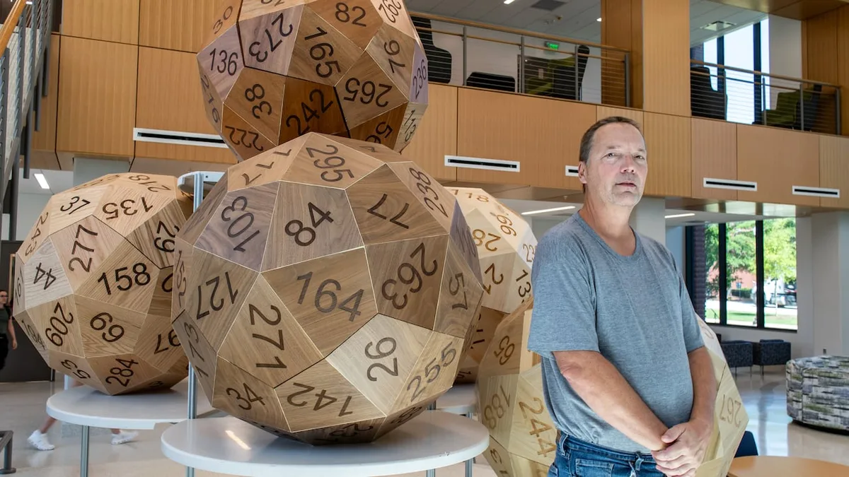 This new type of dice guarantees no tie when deciding who goes first