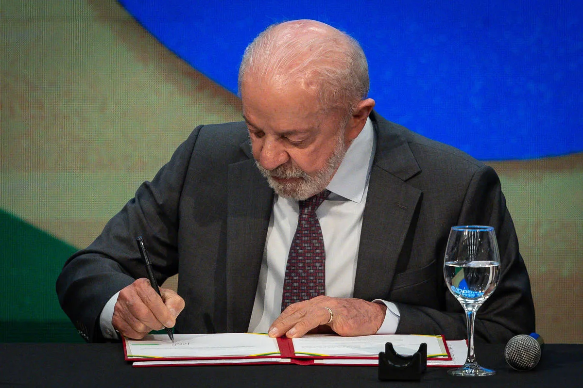 'Lula não é o primeiro nem será o último a aprovar medidas às vésperas de eleições', diz leitor