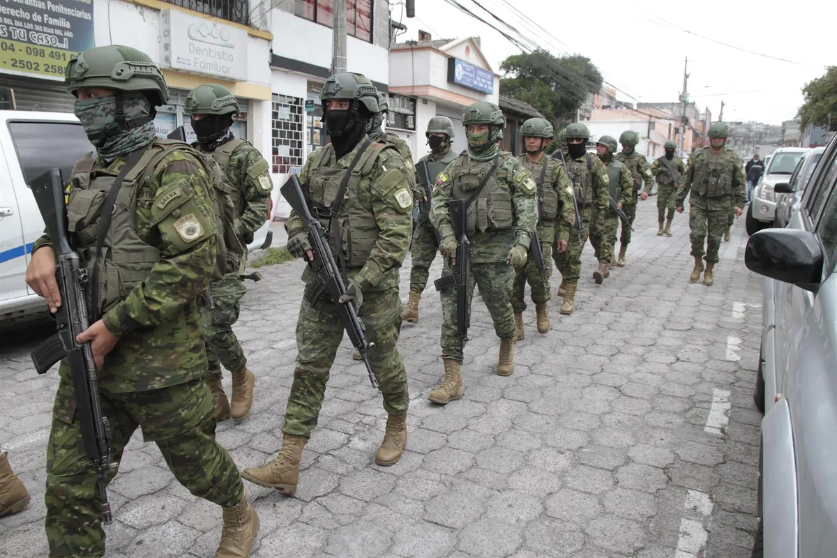 Ecuador impondrá nuevo toque de queda en cinco provincias en el feriado de noviembre para combatir al crimen