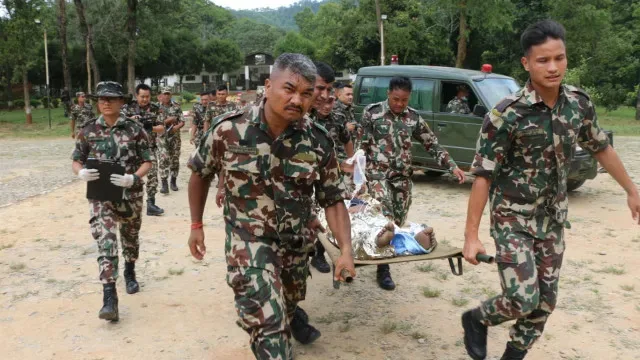 Nepal: Exército resgata 123 pessoas com vida após cheias, 29 estrangeiras