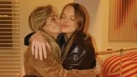Helô Pinheiro posta foto antiga com filhas e impressiona: “Parecem gêmeas”