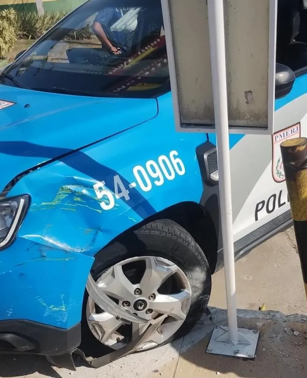 Mulher rouba viatura da PM, foge para outra cidade e acaba presa após batida