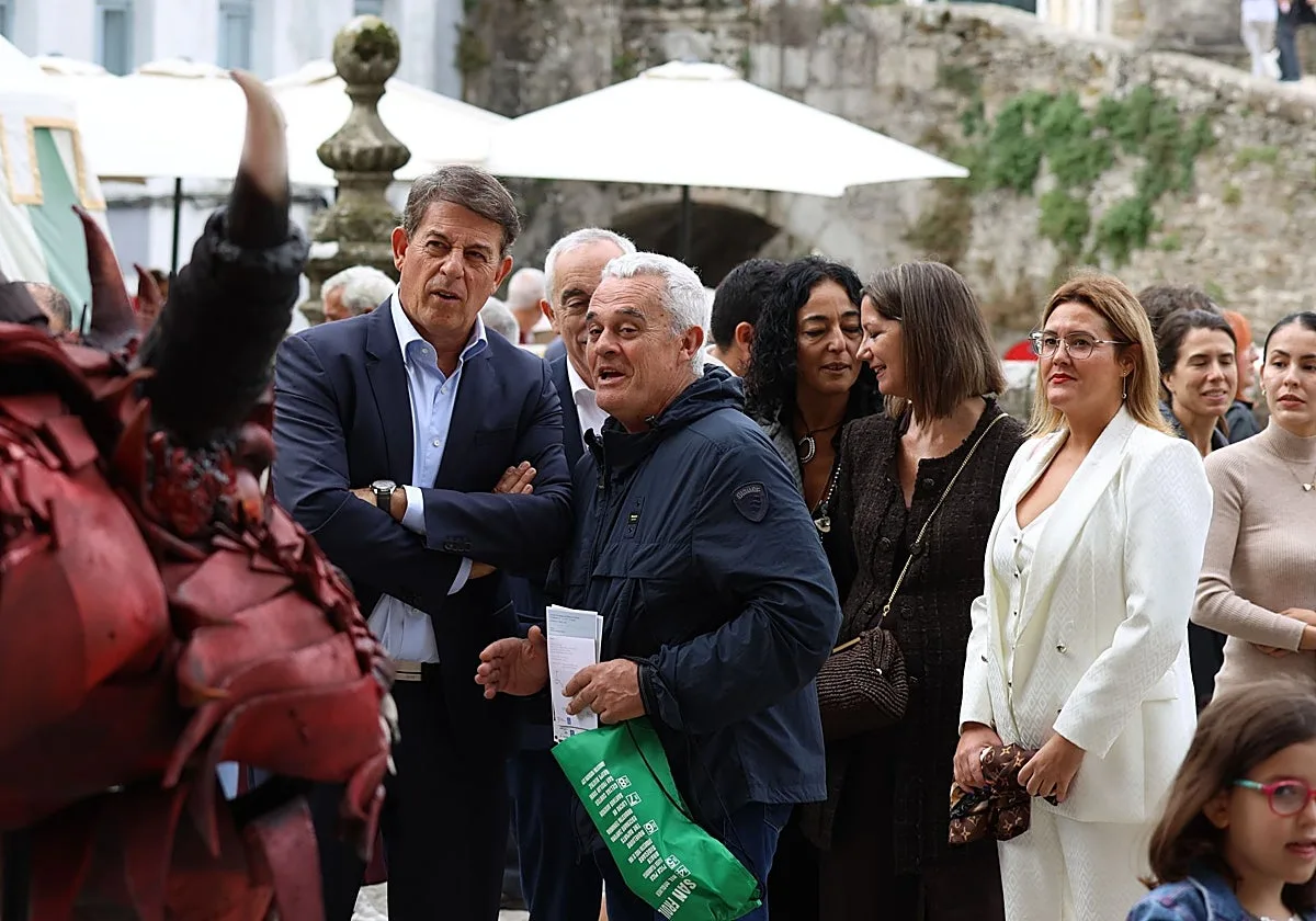 Besteiro acusa a Feijóo y Rueda de «envolverse en la bandera de España»