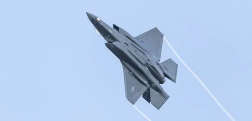 Bundeswehr: Boris Pistorius nimmt ersten F-35-Tarnkappenjet in den USA entgegen