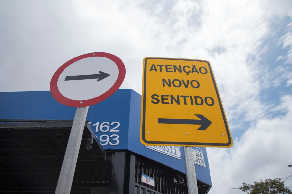 Duas ruas do bairro Portão, em Curitiba, mudam de sentido