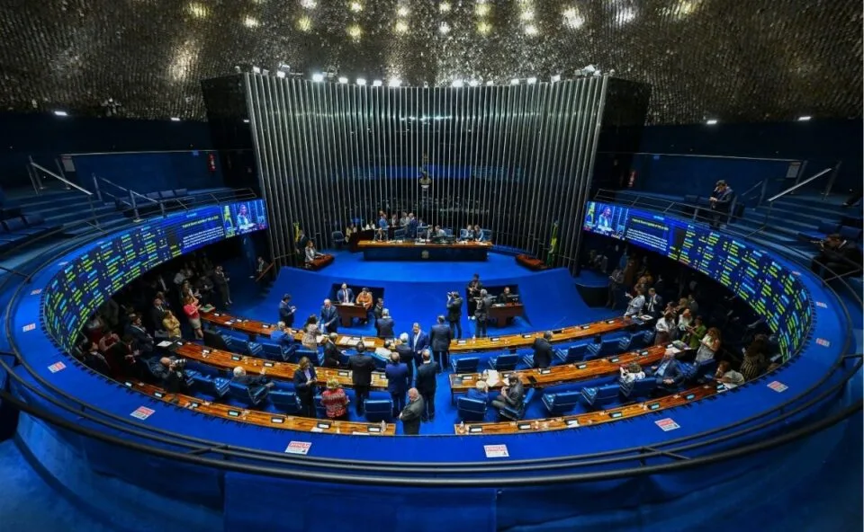 Disputa pelo Senado do Paraná tem novos números em pesquisa Neokemp; veja o levantamento