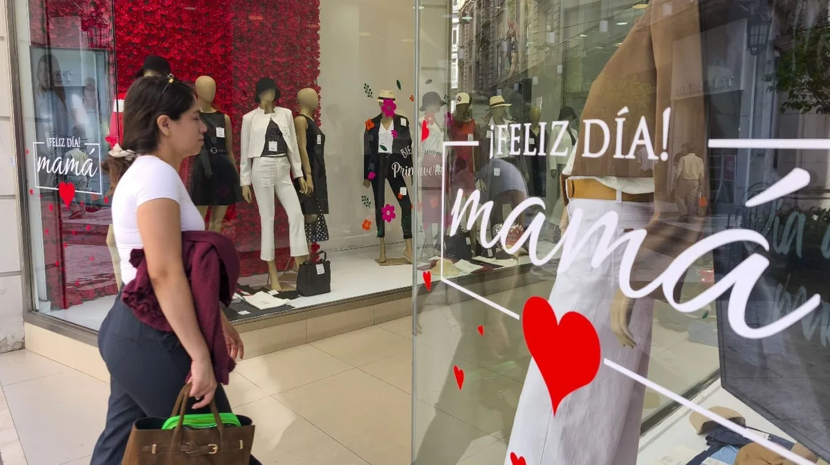 Día de la Madre: los bancos y comercios buscan impulsar las ventas con descuentos de hasta 80% y 18 cuotas sin interés